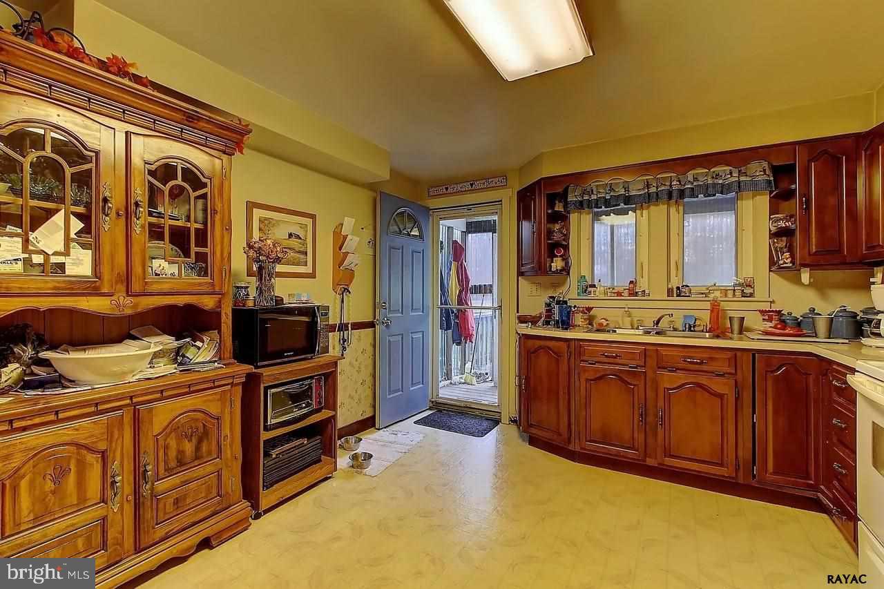 5021 Church Road Felton, PA 17322 - Photo 5 of 23 Gallery Image 5