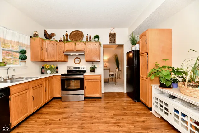 $320,000 | 7936 Dillon Place, Indianapolis, IN 46236