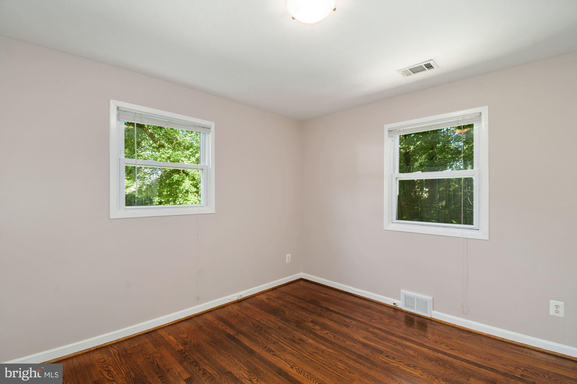 7922 East Rockglen Court Springfield, VA 22152 - Photo 15 of 38 2nd Bedroom