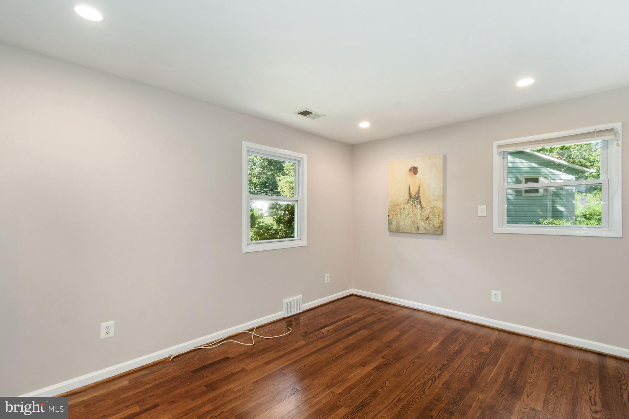 7922 East Rockglen Court Springfield, VA 22152 - Photo 17 of 38 Master Bedroom