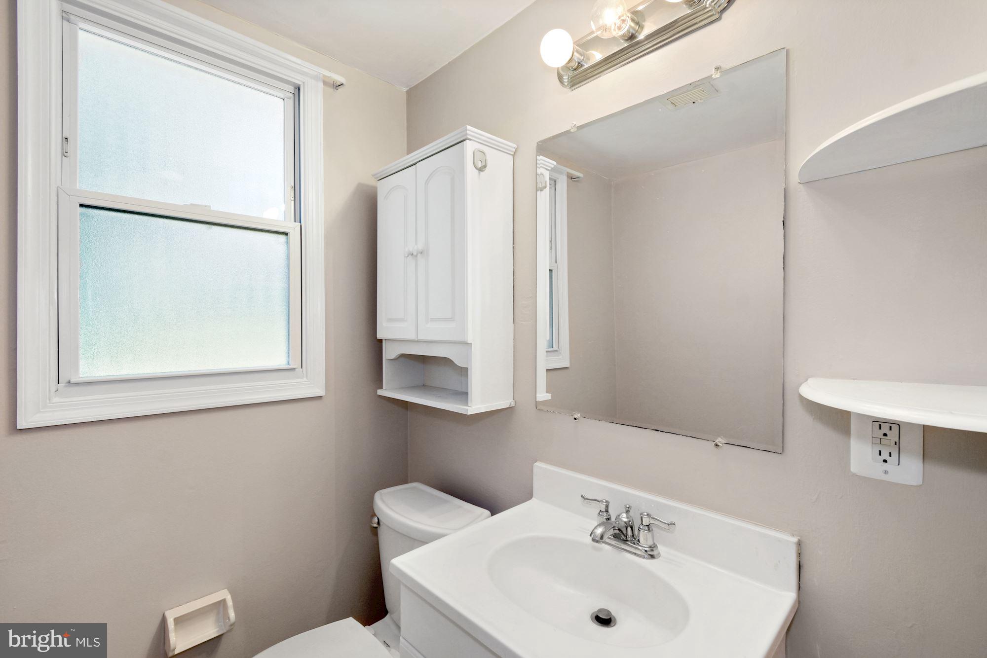 7922 East Rockglen Court Springfield, VA 22152 - Photo 26 of 38 Basement Full Bath