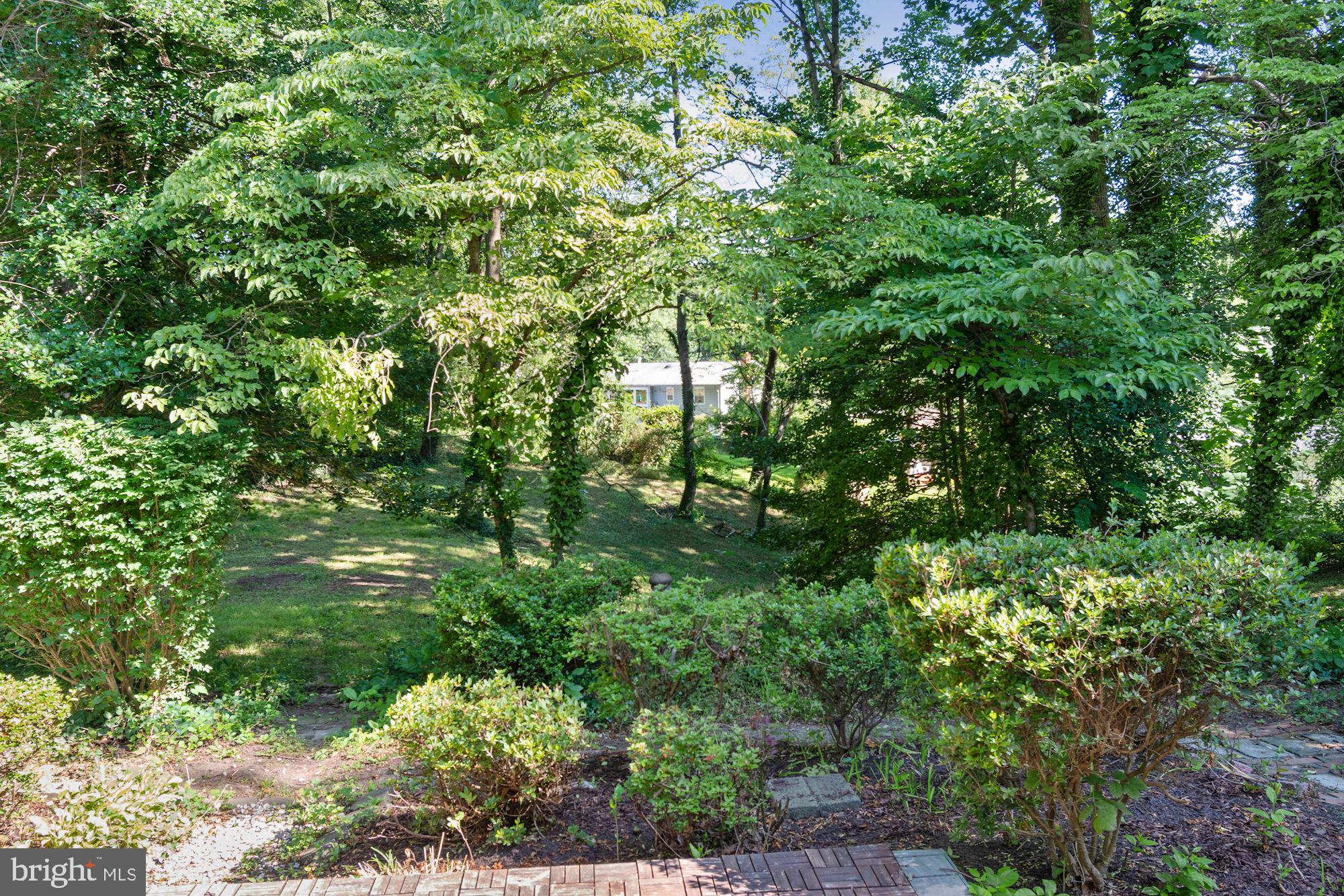 7922 East Rockglen Court Springfield, VA 22152 - Photo 38 of 38 Beautiful Backyard