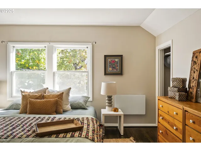 $470,000 | 10845 Southeast Myrtle Street, Milwaukie, OR 97222