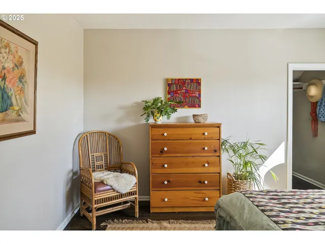 $470,000 | 10845 Southeast Myrtle Street, Milwaukie, OR 97222