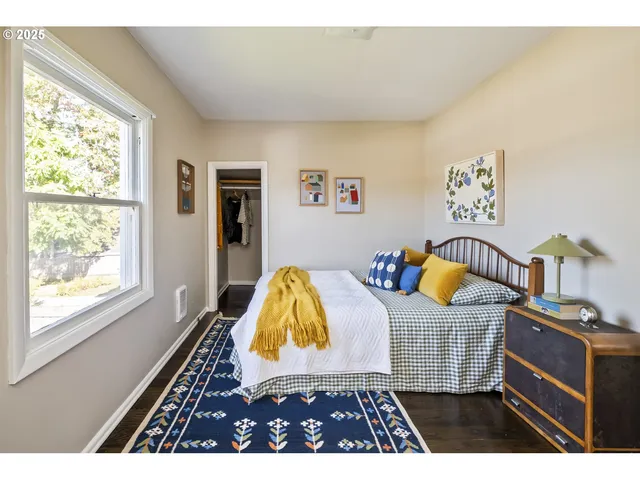 $470,000 | 10845 Southeast Myrtle Street, Milwaukie, OR 97222