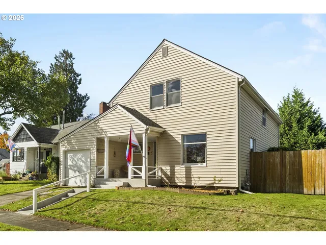 $470,000 | 10845 Southeast Myrtle Street, Milwaukie, OR 97222