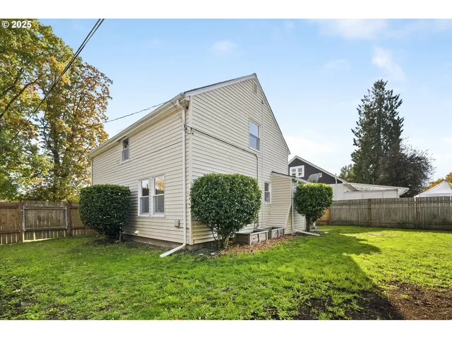 $470,000 | 10845 Southeast Myrtle Street, Milwaukie, OR 97222