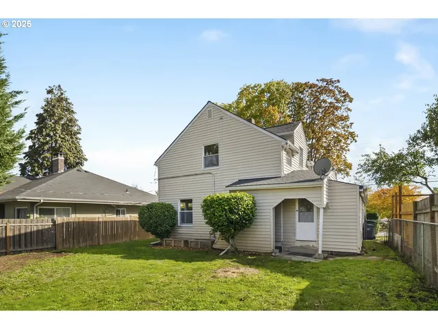 $470,000 | 10845 Southeast Myrtle Street, Milwaukie, OR 97222