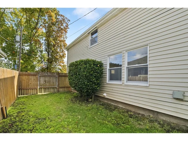 $470,000 | 10845 Southeast Myrtle Street, Milwaukie, OR 97222