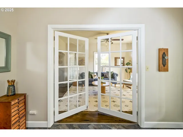 $470,000 | 10845 Southeast Myrtle Street, Milwaukie, OR 97222