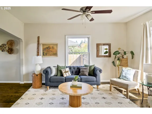 $470,000 | 10845 Southeast Myrtle Street, Milwaukie, OR 97222