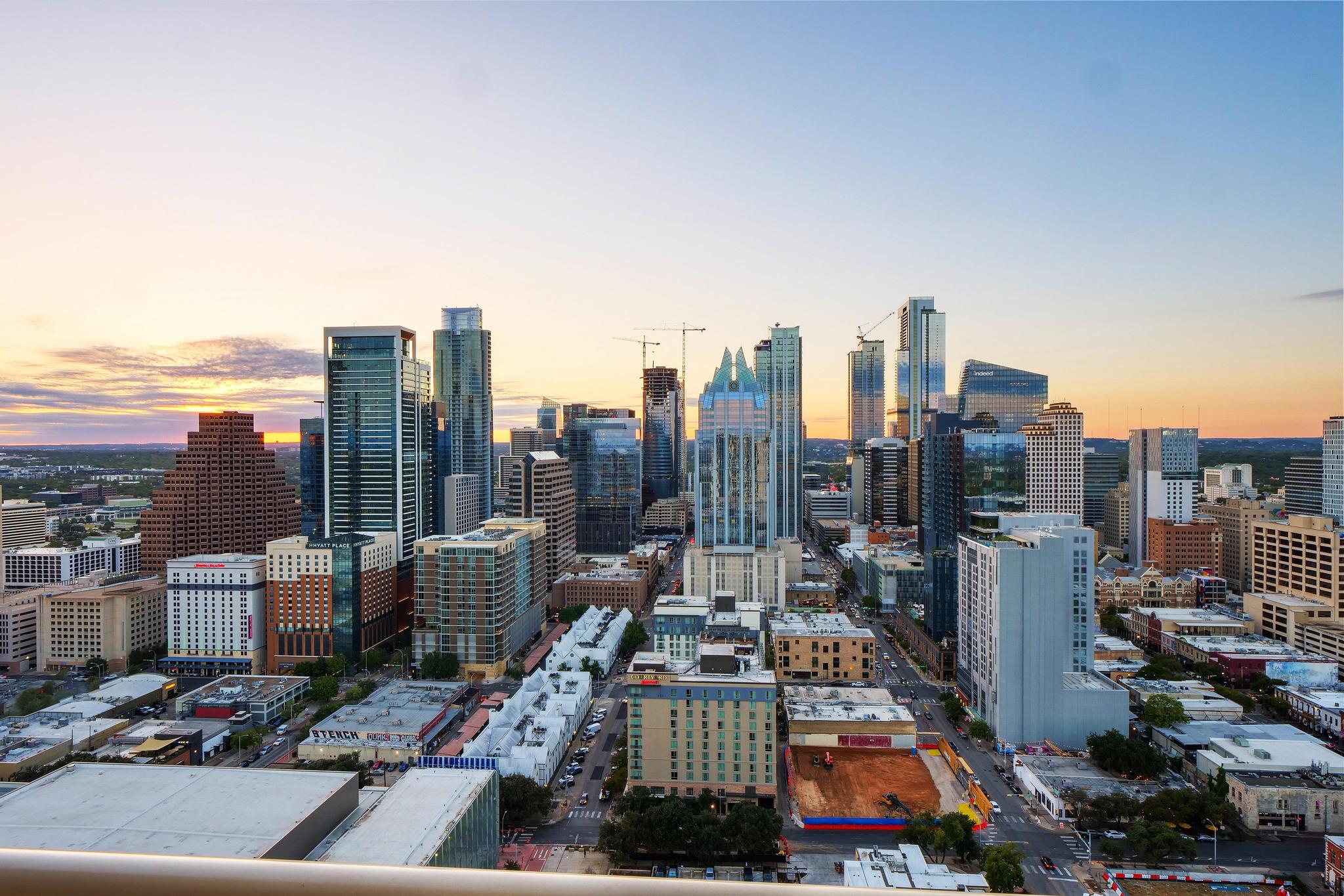 555 East 5th Street, Unit 3022 Austin, TX 78701 - Photo 37 of 40 Skyline view