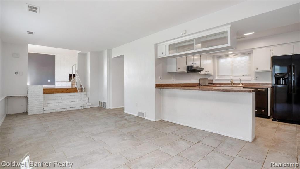 1272 East Square Lake Road Bloomfield Hills, MI 48304 - Photo 10 of 36