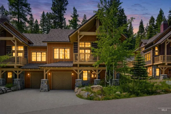 $1,298,000 | 106 Golden Bar Court, Donnelly, ID 83615