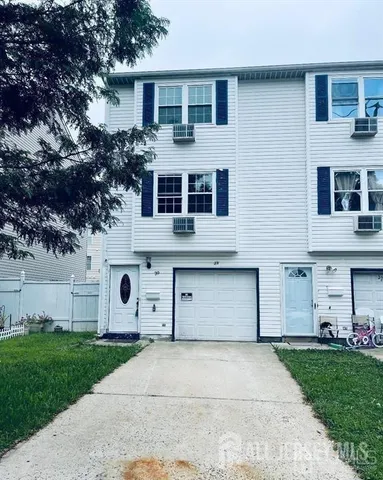 $2,800 | 39 Larch Street, Carteret, NJ 07008