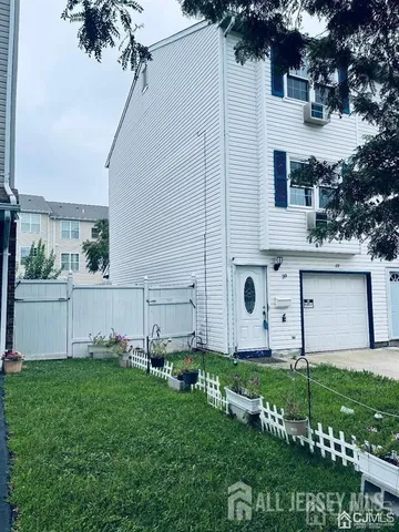 $2,800 | 39 Larch Street, Carteret, NJ 07008