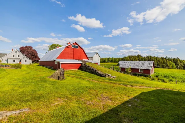 $1,200,000 | 395 King Hill Road, Readsboro, VT 05350