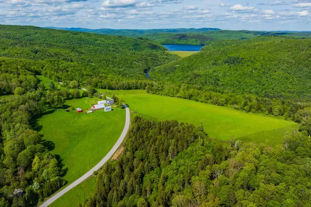 $1,200,000 | 395 King Hill Road, Readsboro, VT 05350