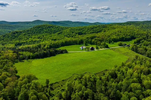 $1,200,000 | 395 King Hill Road, Readsboro, VT 05350
