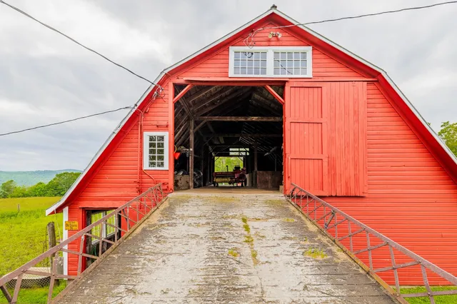 $1,200,000 | 395 King Hill Road, Readsboro, VT 05350