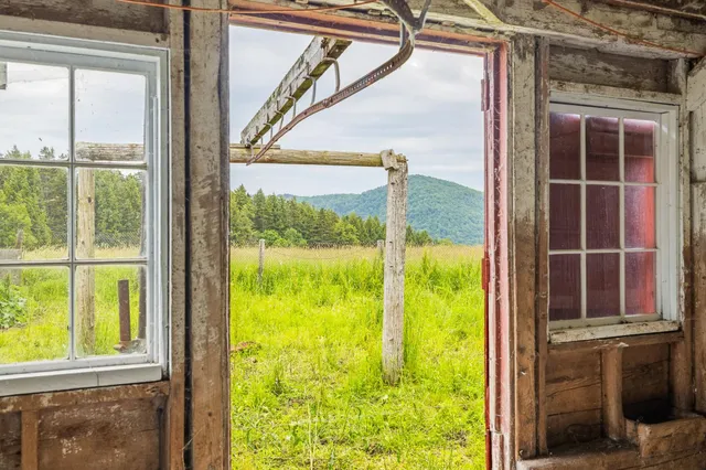 $1,200,000 | 395 King Hill Road, Readsboro, VT 05350