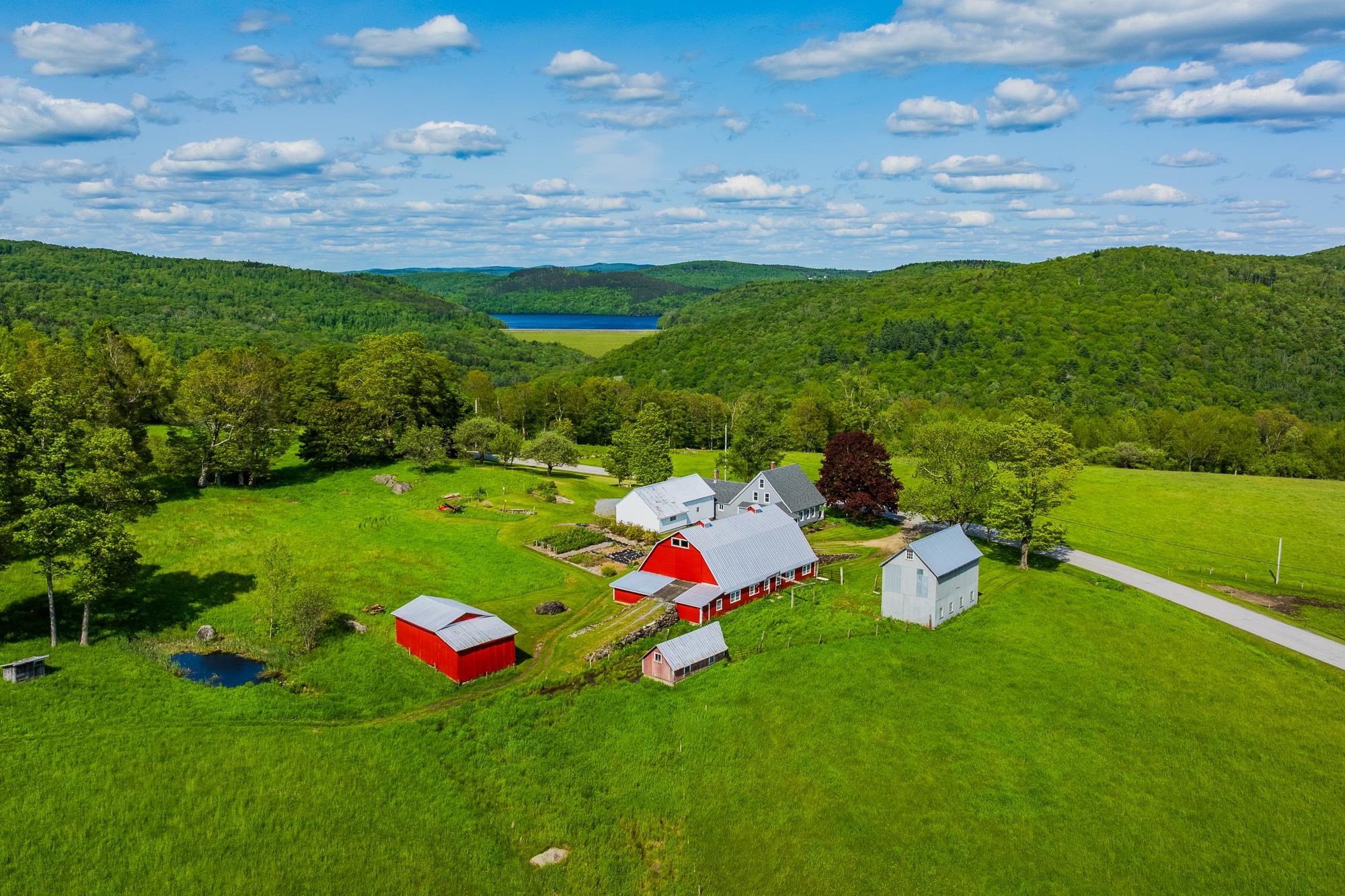 395 King Hill Road Readsboro, VT 05350 - Photo 5 of 38