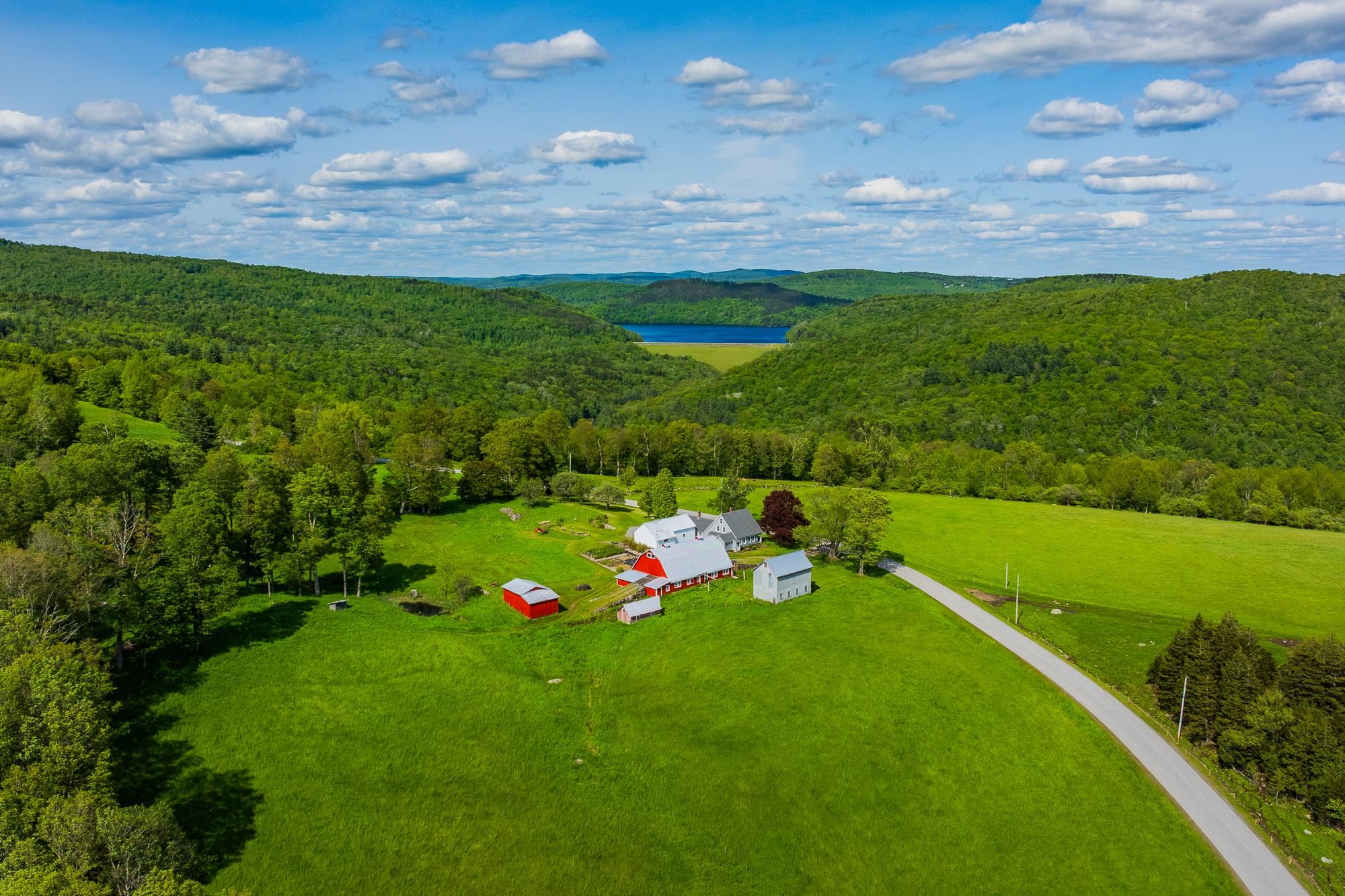 395 King Hill Road Readsboro, VT 05350 - Photo 7 of 38