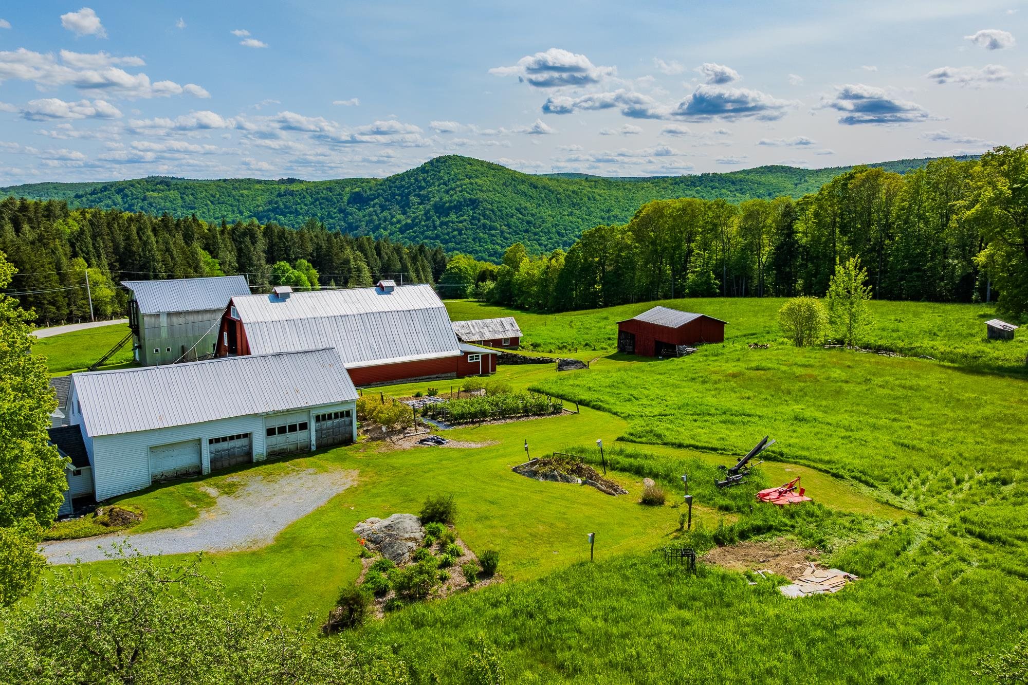 395 King Hill Road Readsboro, VT 05350 - Photo 8 of 38