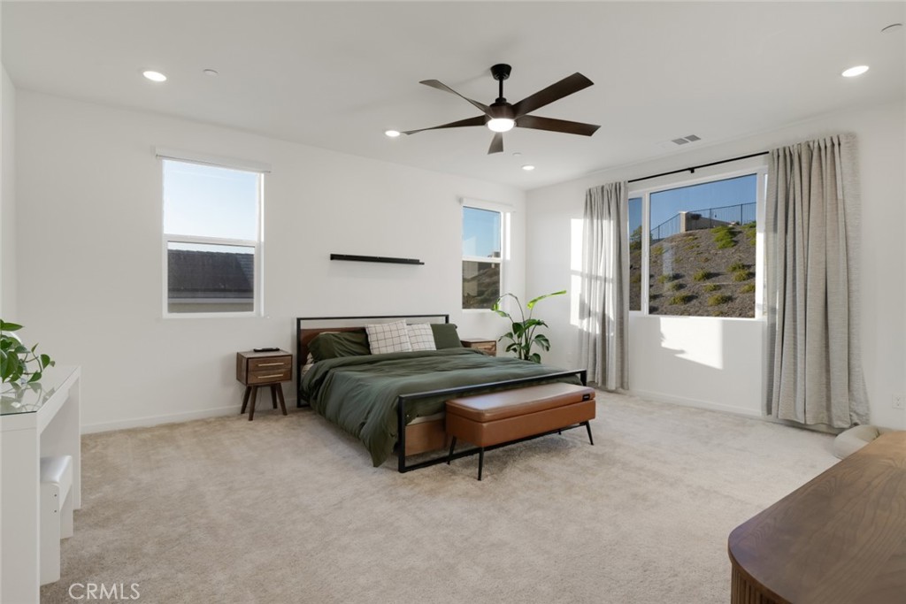 28619 Sunny Ridge Terrace Castaic, CA 91384 - Photo 32 of 60