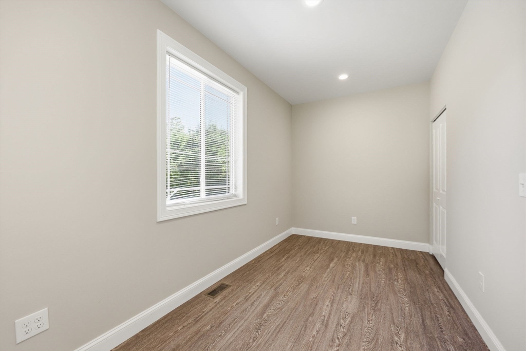 17 Russellville Road Westfield, MA 01085 - Photo 16 of 38