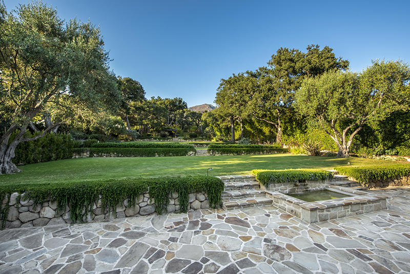 1970 East Valley Road Santa Barbara, CA 93108 - Photo 8 of 32 08-1970EVR-Courtyard Ftn