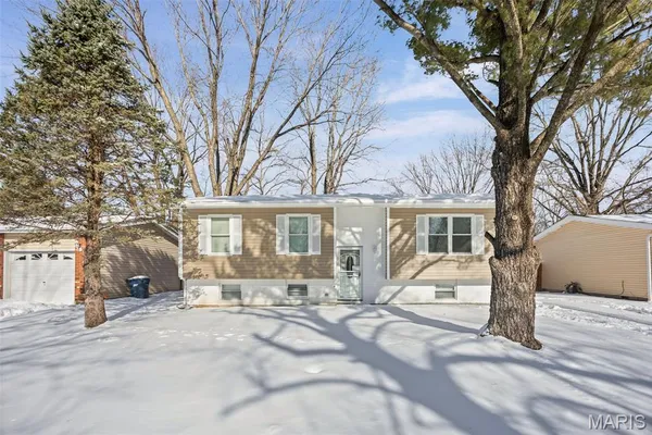 $173,000 | 28 Fox Meadow Lane, Cahokia, IL 62206