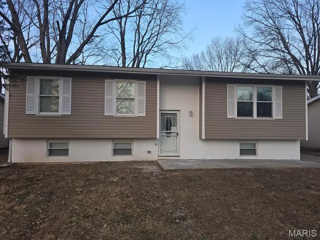 $180,000 | 28 Fox Meadow Lane, Cahokia, IL 62206
