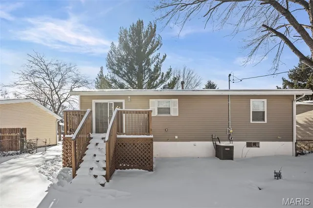 $180,000 | 28 Fox Meadow Lane, Cahokia, IL 62206