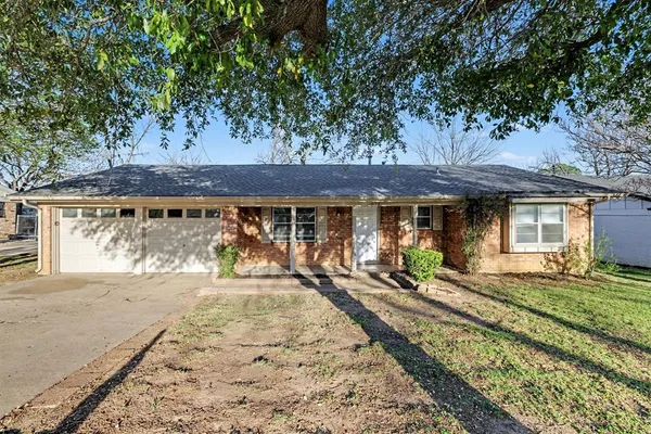 $324,900 | 832 Gregory Avenue, Bedford, TX 76022