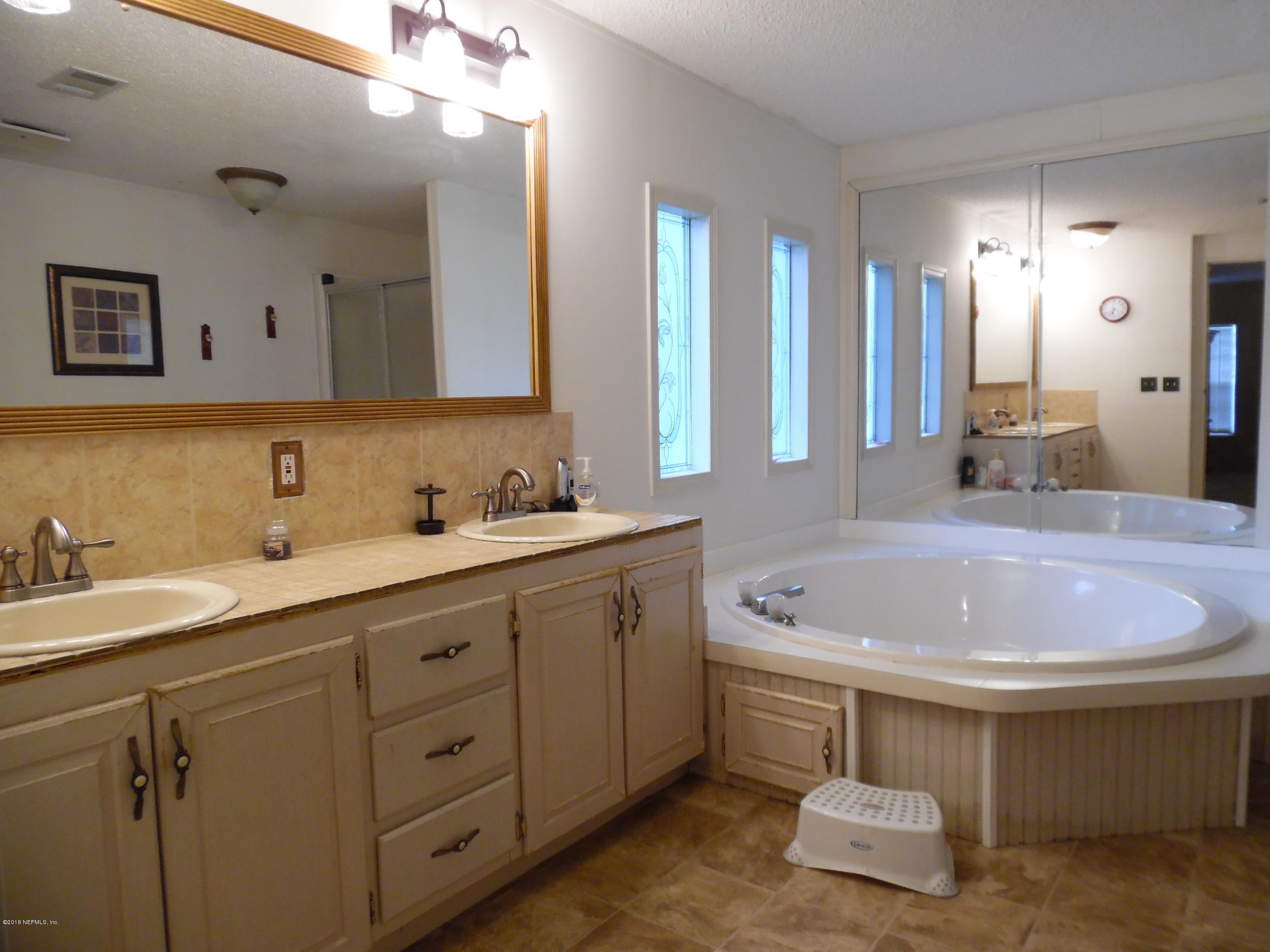 6393 Woodlawn Road Macclenny, FL 32063 - Photo 13 of 21 MASTER BATH