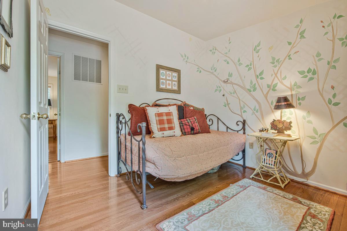 8929 Colesville Road Silver Spring, MD 20910 - Photo 32 of 43