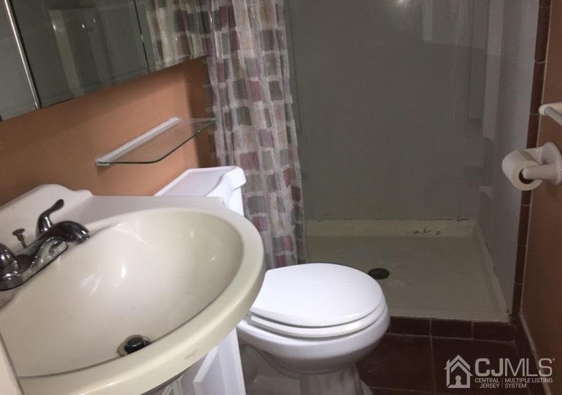 266 Colfax Road North Brunswick, NJ 08902 - Photo 4 of 10 Gallery Image 4
