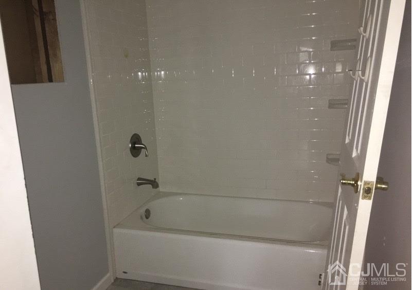 266 Colfax Road North Brunswick, NJ 08902 - Photo 5 of 10 Gallery Image 5