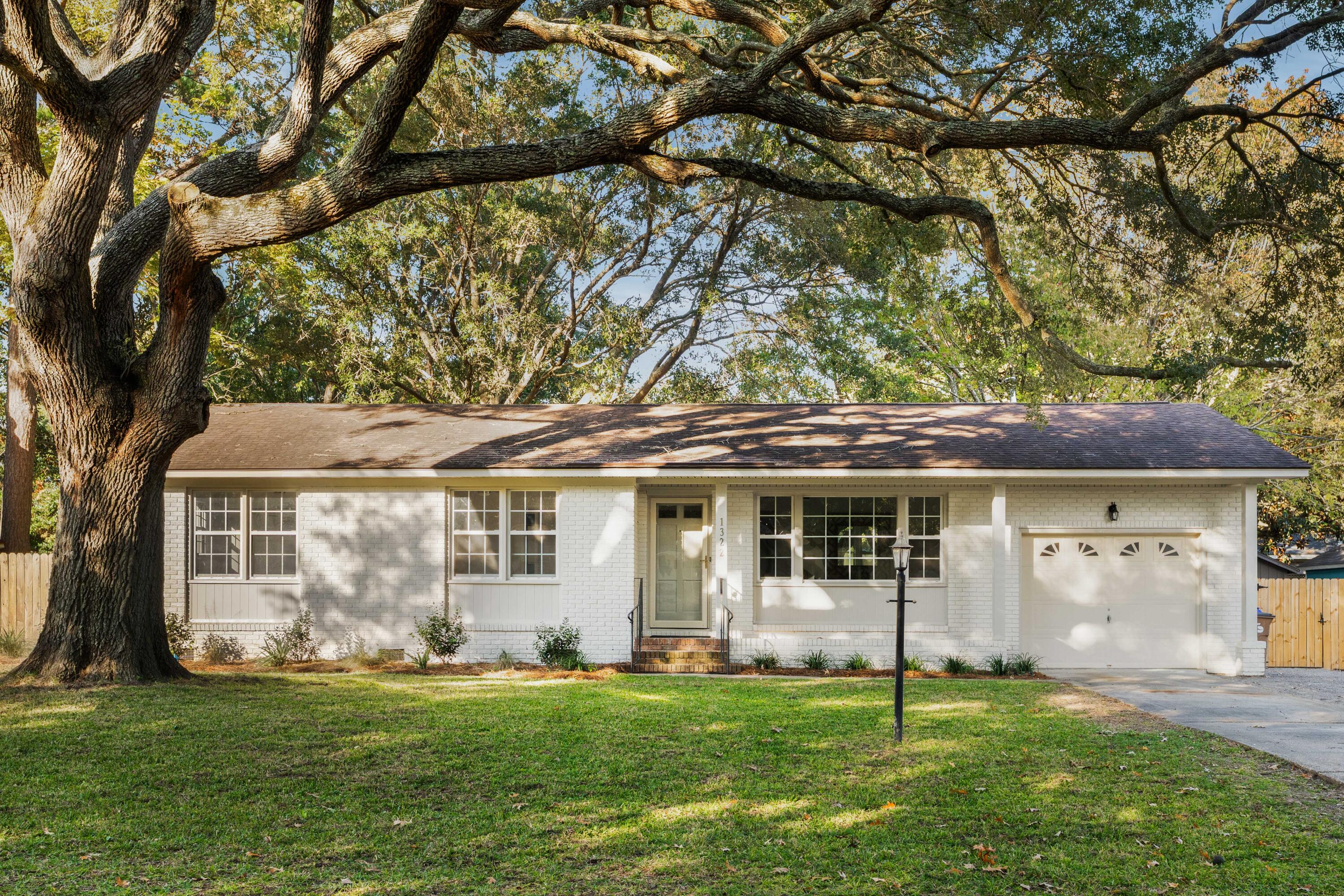 1322 Hampshire Road Charleston, SC 29412 - Photo 1 of 34 DSC00878