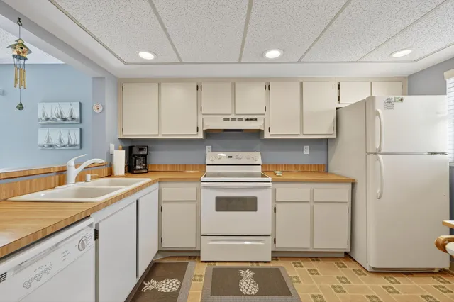 $3,000 | 10310 South Ocean Drive, Unit 610, Jensen Beach, FL 34957