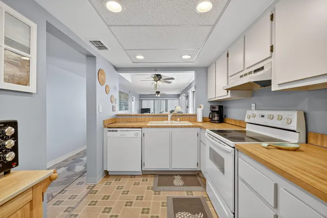 $3,000 | 10310 South Ocean Drive, Unit 610, Jensen Beach, FL 34957