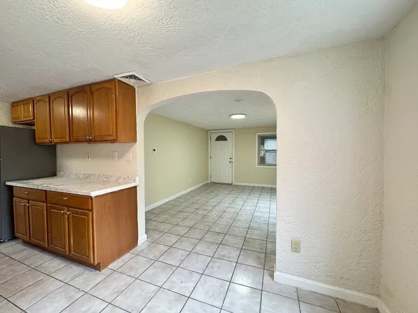 $2,200 | 83 Chatanika Avenue, Unit A, Worcester, MA 01602