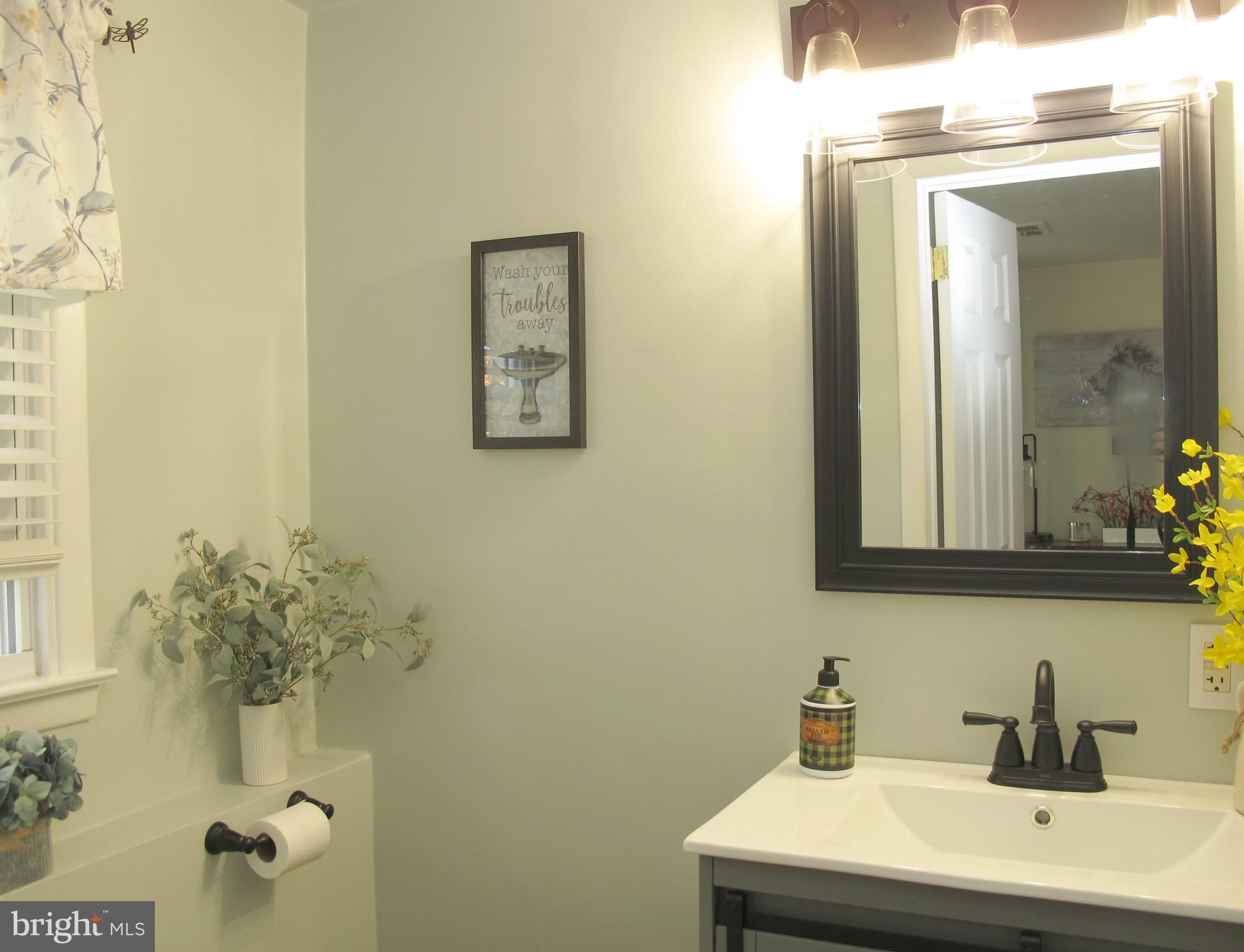 494 Arbor Road Cinnaminson, NJ 08077 - Photo 25 of 33 Powder Room