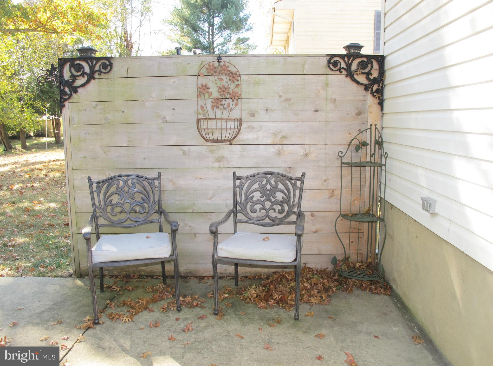 494 Arbor Road Cinnaminson, NJ 08077 - Photo 30 of 33 Privacy Panel