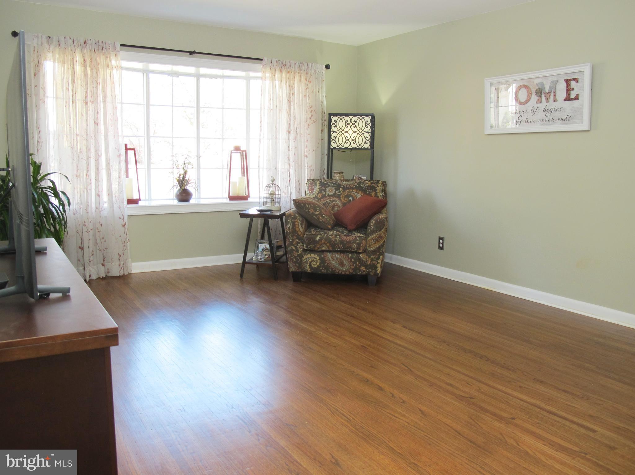 494 Arbor Road Cinnaminson, NJ 08077 - Photo 8 of 33 Refinished Hardwood Flooring