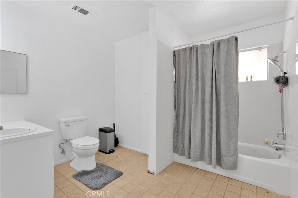 20430 Rancherias Road Apple Valley, CA 92307 - Photo 58 of 72 ADU Bathroom