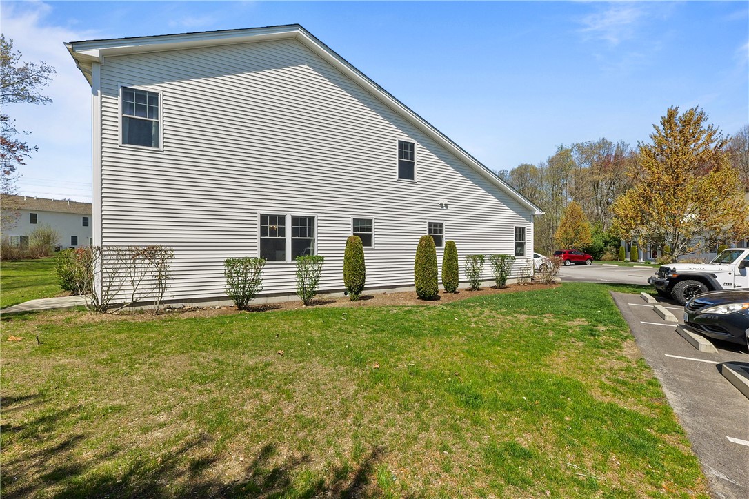 6 Gray Coach Lane, Unit 602 Cranston, RI 02921 - Photo 3 of 19 Gallery Image 3