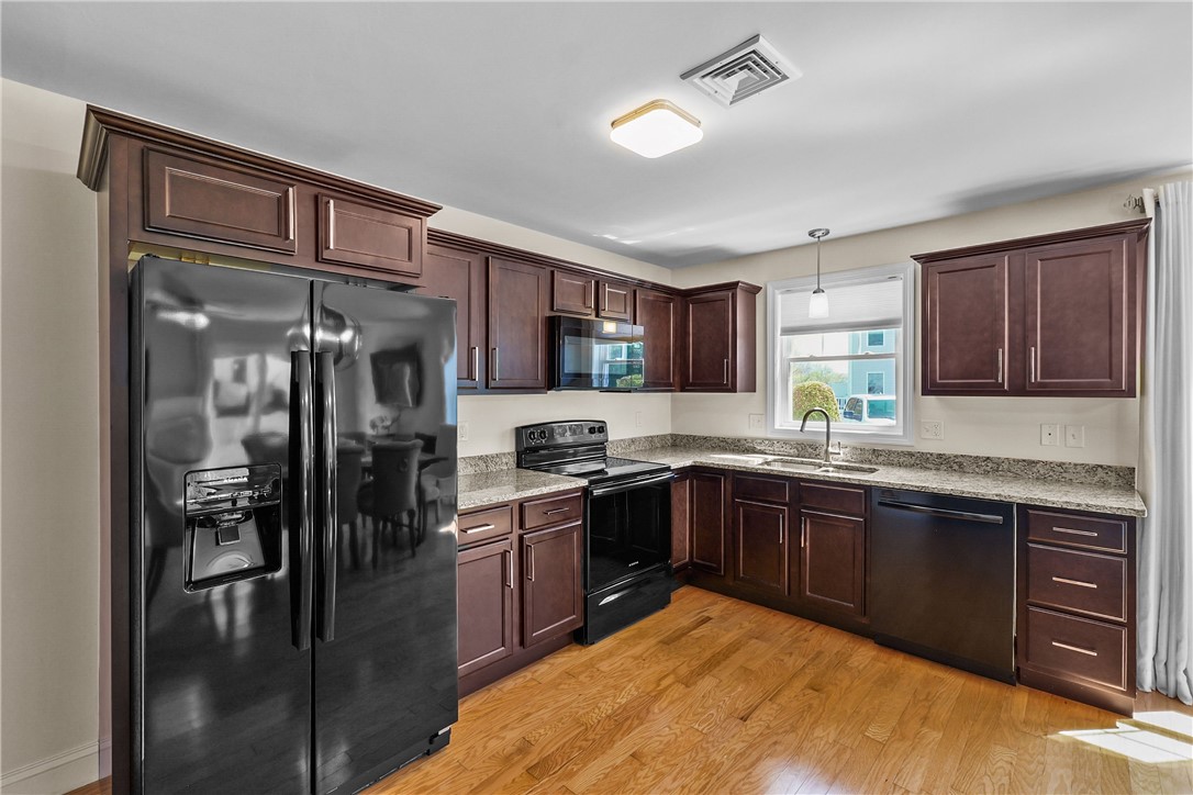 6 Gray Coach Lane, Unit 602 Cranston, RI 02921 - Photo 6 of 19 Gallery Image 6
