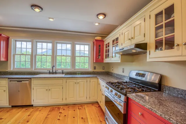 $849,000 | 6 Evergreen Drive, Gorham, NH 03581